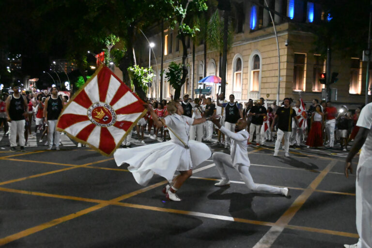 Niterói une samba, formação e solidariedade no lançamento do Carnaval 2026 niteroi-une-samba,-formacao-e-solidariedade-no-lancamento-do-carnaval-2026