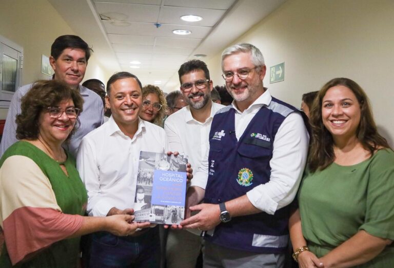 Rodrigo Neves recebe ministro da Saúde substituto em visita ao Hospital Oceânico de Niterói rodrigo-neves-recebe-ministro-da-saude-substituto-em-visita-ao-hospital-oceanico-de-niteroi