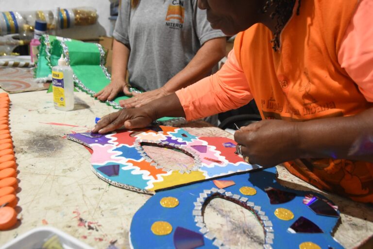 companhia-de-limpeza-de-niteroi-promove-carnaval-sustentavel