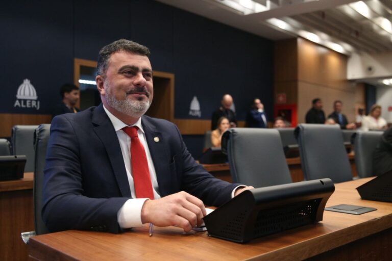 Deputado Vitor Junior garante emendas parlamentares para apoio a projetos desenvolvidos em Niterói deputado-vitor-junior-garante-emendas-parlamentares-para-apoio-a-projetos-desenvolvidos-em-niteroi