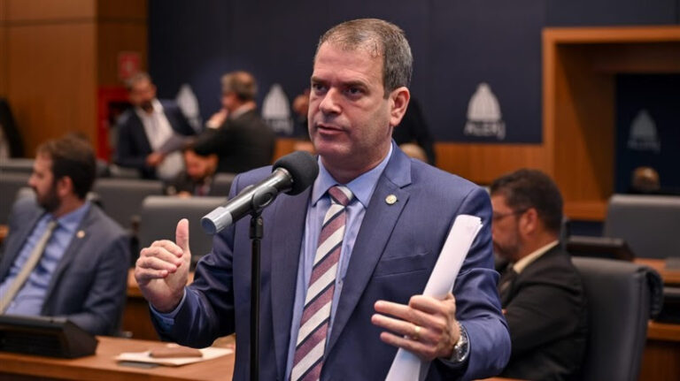 ESTAÇÃO MARACANÃ DO METRÔ PODE RECEBER O NOME ‘REI PELÉ’ estacao-maracana-do-metro-pode-receber-o-nome-‘rei-pele’