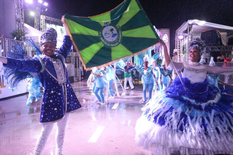 Carnaval de Niterói brilha na estreia da nova passarela mesmo sob chuva carnaval-de-niteroi-brilha-na-estreia-da-nova-passarela-mesmo-sob-chuva