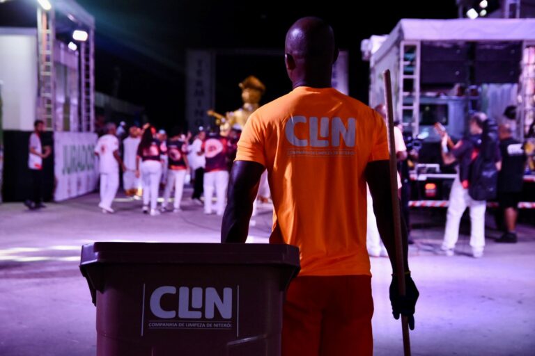 companhia-de-limpeza-de-niteroi-recolhe-mais-de-3-toneladas-de-residuos-do-caminho-niemeyer-durante-o-carnaval