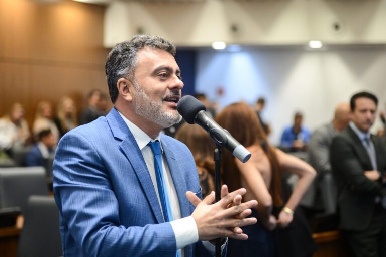 Deputado Vitor Junior protocola pedido de criação de CPI para apurar e acompanhar processo do caso ‘Meninas de Guarus’ deputado-vitor-junior-protocola-pedido-de-criacao-de-cpi-para-apurar-e-acompanhar-processo-do-caso-‘meninas-de-guarus’