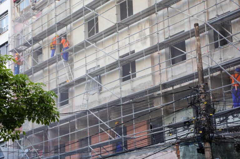 Prefeito Rodrigo Neves vistoria obras de reforma do Cinema Icaraí prefeito-rodrigo-neves-vistoria-obras-de-reforma-do-cinema-icarai