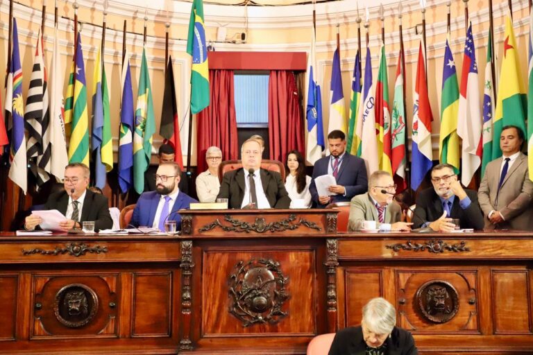 cooperacao-entre-poderes-e-destaque-na-abertura-do-ano-legislativo-na-camara-de-niteroi